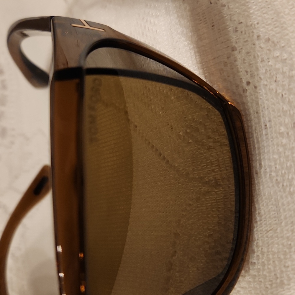 Tom Ford Sunglasses,  pre-owned, No scratches,  case And cloth - Picture 5 of 8